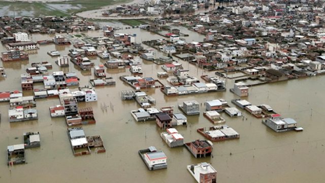 Koronavirüsün esir aldığı İran'ı bir de sel felaketi vurdu: 11 ölü