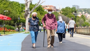 Yaşlılara çok önemli uyarı: Tokalaşmayın ve kucaklaşmayın!