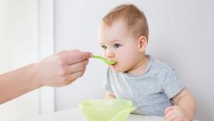 Bebek reflüsü nasıl anlaşılır? Belirtileri ve tedavisi…