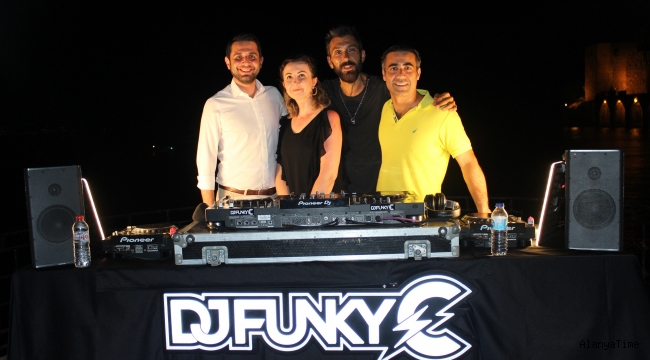 Ünlü Dj tanıtım için Alanya'da