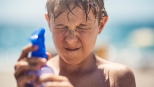 Çocukları 8 adımda güneş çarpmasından korumanın yolları