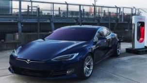 Tesla, Arabalarına Bir Sıra Dışı Özellik Daha Katmak İçin Kolları Sıvadı