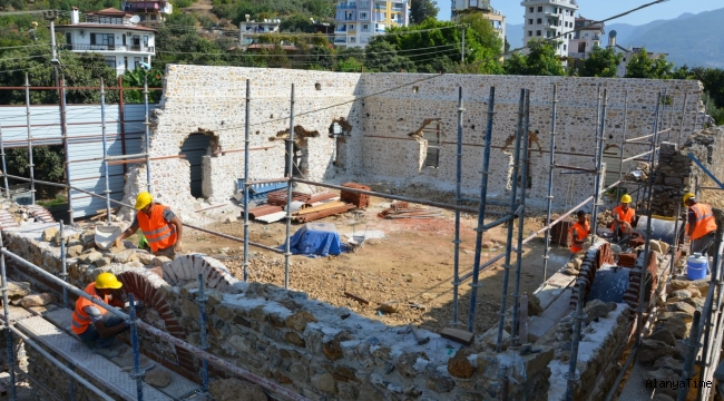 Alanya Gülevşen Camii'nin  restore çalışmaları sürüyor 