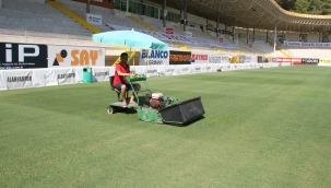 BAHÇEŞEHİR OKULLARI STADYUMU BAKIM ÇALIŞMALARI TAMAMLANDI
