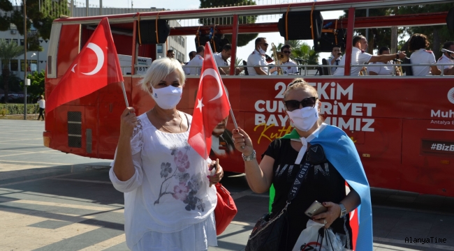 Alanya ve Gazipaşa'da Cumhuriyet Bayramı coşkusu