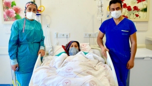 ALKÜ ANNE KARNINDAKİ BEBEĞİN HAYATA TUTUNMASI SAĞLANDI 