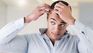 Birçok ünlünün tercih ettiği protez saç nasıl uygulanıyor?