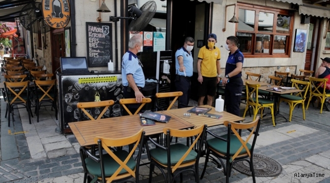 Büyükşehir Belediyesi  Kaleiçi'nde denetim yaptı