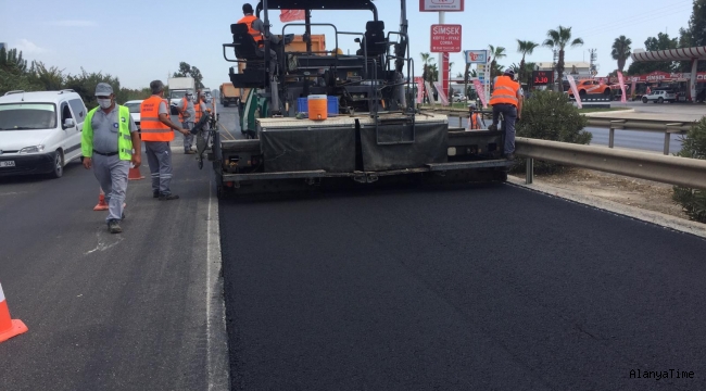 Serik Teke Köprüsü'nde sıcak asfalt çalışması