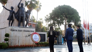 24 KASIM ÖĞRETMENLER GÜNÜ TÖRENLE KUTLANDI