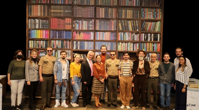  Alanya Belediye Tiyatrosu 13 KASIM'DA "KİTAPLAR"I SEYİRCİ İLE BULUŞTURUYOR