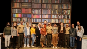  Alanya Belediye Tiyatrosu 13 KASIM'DA "KİTAPLAR"I SEYİRCİ İLE BULUŞTURUYOR