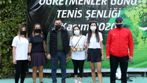 Alanya Belediyesi Pandemiye Karşı Öğretmenler Günü Tenis Şenliği sona erdi.