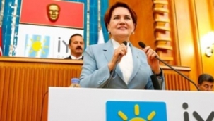 Biz, Cumhuriyetimizin mimarları öğretmenlerimizi unutmayacağız.