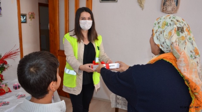 Büyükşehir Belediyesi merkez ve ilçelerde tablet yardımına devam ediyor 