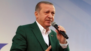 Cumhurbaşkanı Recep Tayyip Erdoğan, İstanbul Üsküdar'da cuma namazı çıkışında gazetecilerin sorularını yanıtladı.