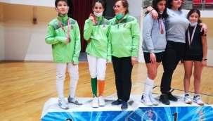 Eskrimcilerimiz Konya'dan madalyalarla döndü