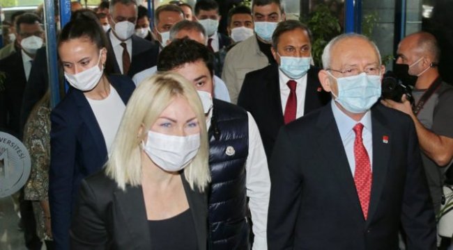 Kılıçdaroğlu, Başkan Böcek'i hastanede ziyaret etti