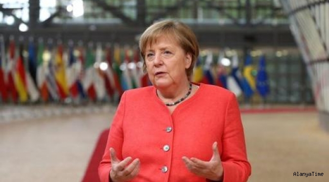 Merkel; Ben bir fizikçiyim, bilimi dinliyorum.