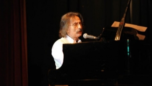 Ünlü müzisyen Timur Selçuk yaşamını yitirdi