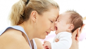 Ağlayan çocuğa yaklaşım... nasıl olmalıdır?