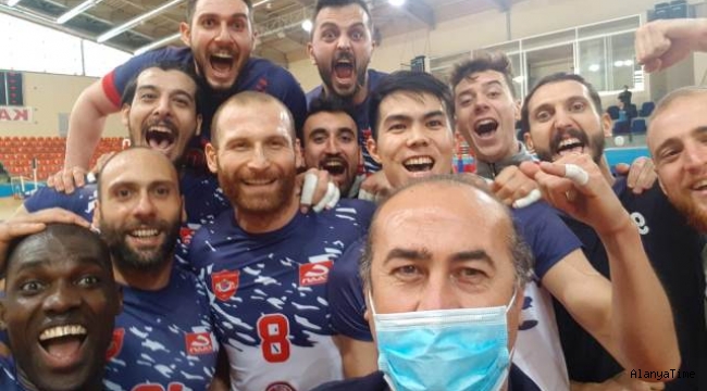 Alanya Belediyespor Erkekler Voleybol Takımı, ilk yarının, 'En İyi Takımı' seçildi. 