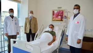 ALKÜ ALANYA'DA BİR İLK!  HASTANIN AĞIZ  İÇİNDEN ALINAN DOKU İDRAR YOLUNA NAKLEDİLDİ.  