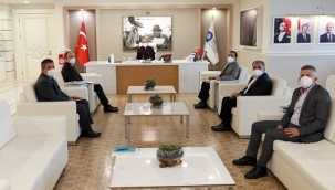 Başkan Böcek danışmanları ile toplantı yaptı Projelerin hızla tamamlanması talimatını verdi