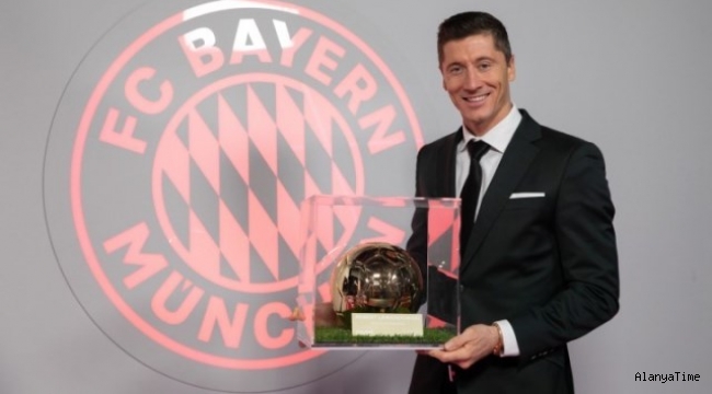 Bayern Münih'in Polonyalı golcüsü Robert Lewandowski, FIFA tarafından  yılın en iyi oyuncusu seçildi.