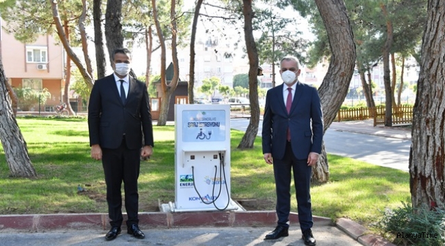CK Enerji Akdeniz Elektrik ve Konyaaltı Belediyesi'nden engelli vatandaşlara 2 şarj istasyonu