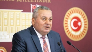 MHP'den ihraç edilen Ordu Milletvekili Cemal Enginyurt, Demokrat Parti'ye geçti.