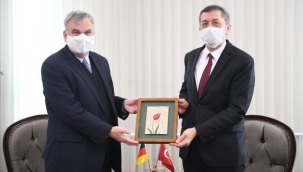 Millî Eğitim Bakanı Ziya Selçuk, Almanya Büyükelçisi  Schulz'u Kabul Etti