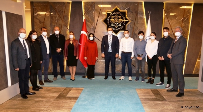 ALANYA ALKÜ TIP FAKÜLTESİNİN İLK ASİSTAN HEKİMLERİNDEN REKTÖR KALAN'A ZİYARET