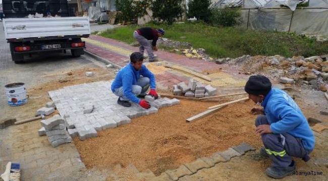 ALANYA'DA ARIZALAR NEDENİYLE AÇILAN YERLERE BAKIM YAPILIYOR.