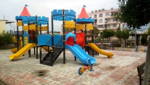 ALANYA'DA ÇOCUK PARKLARI BİR BİR YENİLENİYOR