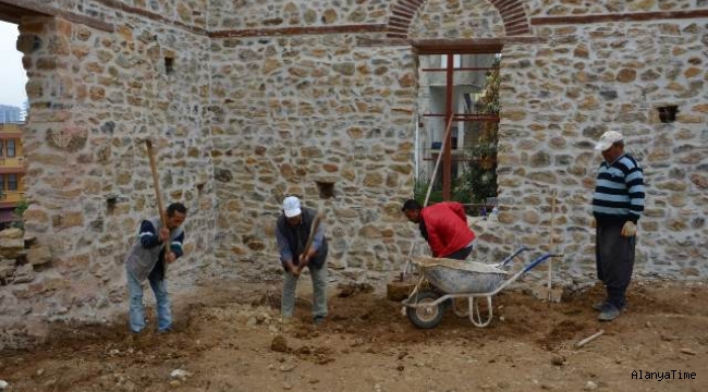 Alanya Gülevşen Camii'nin  ana duvarları tamamlandı