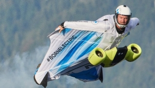 BMW'den Elektrikli Wingsuit