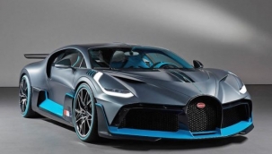  Bugatti'nin ilk pist yarışı hiper otomobil Divo'sunun lansmanını yaptı.