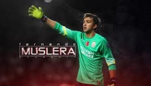 Galatasaray'ın Uruguaylı file bekçisi Fernando Muslera, tarihe geçti