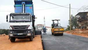 KARAKOCALI'DA BAĞLANTI KÖPRÜSÜNÜN SICAK ASFALT DÖKÜMÜ TAMAMLANDI