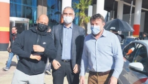 Kültür ve Turizm Bakanı Mehmet Nuri Ersoy, Antalya'da çekimleri devam eden 'Five Eyes' film setine sürpriz bir ziyarette bulundu.