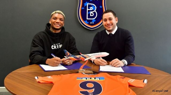 Medipol Başakşehir, Şilili futbolcu Junior Fernandes'i transfer etti