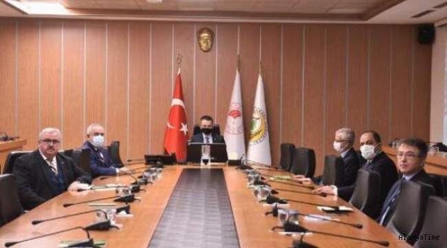 Ulusal Süt Konseyi Başkanı Muhittin Özder, Tarım ve Orman Bakanı Bekir Pakdemirli'yi makamında ziyaret etti.
