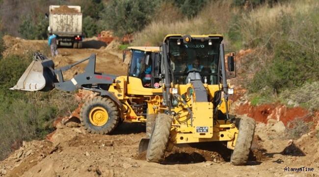 ALANYA BELEDİYESİ ALKÜ'YE 30 METRELİK YENİ BAĞLANTI YOLU AÇIYOR