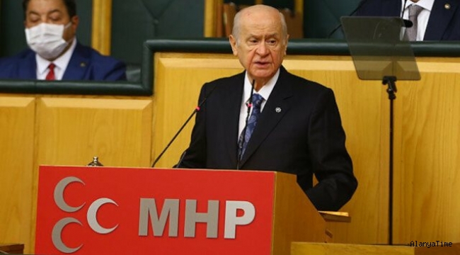 MHP Genel Başkanı Devlet Bahçeli, Kandil'e bir şafak vakti Türk'ün şanlı bayrağı asılmalı