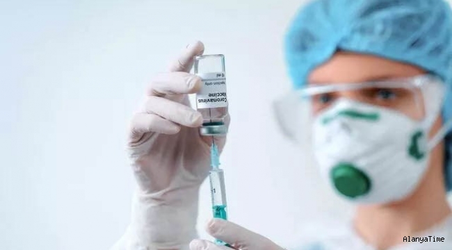 Öğretmenlere aşı uygulaması başladı: Milli Eğitim Bakanı Selçuk, koronavirüs aşısı oldu