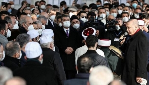 Sağlık Bakanı Fahrettin Koca, Saraç'ın cenazesindeki kalabalık görüntülerle ilgili özür diledi