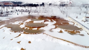 Sivas'taki Altınkale'de sıcak ve soğuk bir arada!