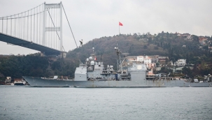 ABD savaş gemisi USS Monterey'in İstanbul Boğazı geçişinde dikkat çeken detay
