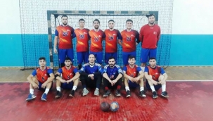 ALKÜ HENTBOL TAKIMI NAMAĞLUP YOLA DEVAM EDİYOR